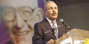 danilo-medina-lamenta-la-muerte-de-los-beisbolistas-marte-y-ventura